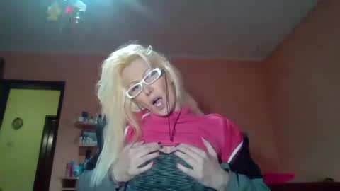 ENI pvt moan your name  WHEN I M NOT online you tell me in SNAPCHAT deal yes add me...  FREE TWITTER magiconline101...... online show from January 3, 1:38 am