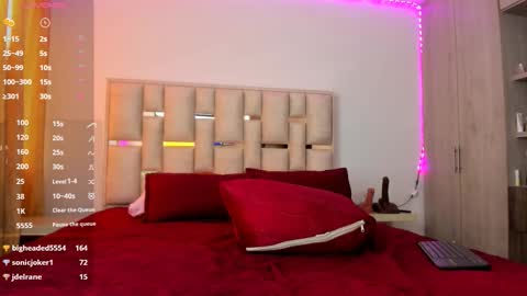 hotebony online show from September 9, 1:33 pm