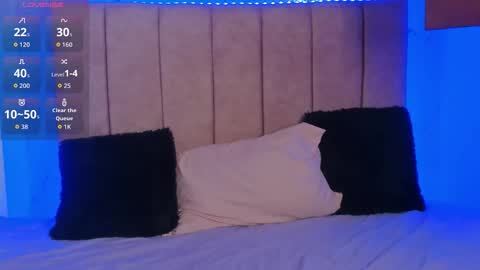 laura online show from December 15, 4:12 pm