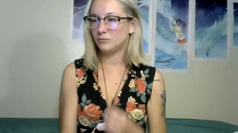 sexylexie93 online show from October 21, 1:42 am