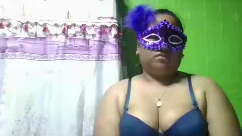 Snapshot of sexyloves143 chatting on September 23, 11:08 am sexyloves143 online show from September 23, 11:08 am