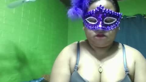 Snapshot of sexyloves143 chatting on October 26, 12:06 am sexyloves143 online show from October 26, 12:06 am