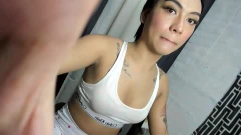 maxine online show from October 26, 5:36 am