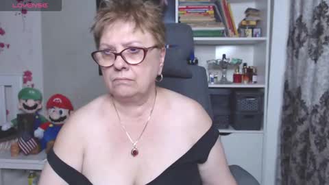 Snapshot of sexylynette4u chatting on October 26, 11:05 am sexylynette4u online show from October 26, 11:05 am