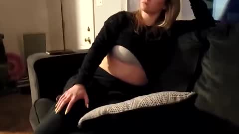 sexymama1284 online show from April 12, 5:32 am