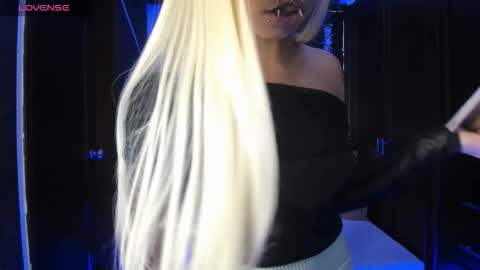 N A F online show from January 13, 7:07 pm