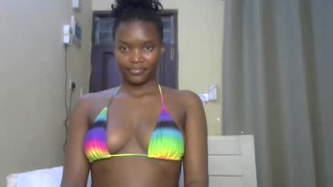Snapshot of sexypetite_lee chatting on January 18, 7:15 pm Lee online show from January 18, 7:15 pm