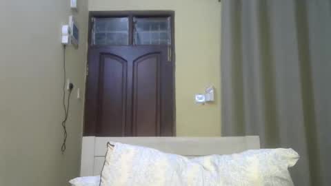 Snapshot of sexypetite_lee chatting on January 9, 7:29 pm Lee online show from January 9, 7:29 pm