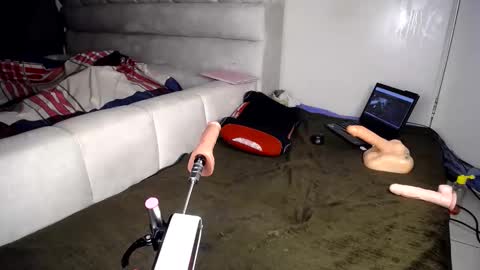 naughty slut online show from February 10, 10:51 pm