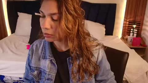 R A C H E L online show from March 24, 12:10 pm