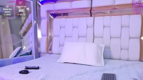 Kendall online show from March 25, 12:41 pm