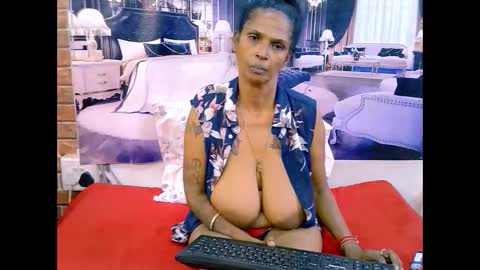 sexyva4u2luv online show from April 15, 7:58 pm
