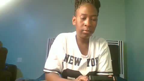 VIVIAN online show from December 15, 9:58 am