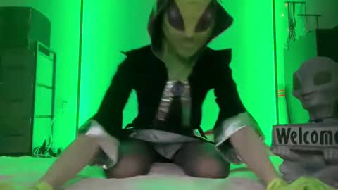 shadebabe online show from September 21, 8:02 am