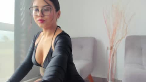 Snapshot of shanabellucy chatting on December 27, 4:55 pm onlyfans shanabellucy online show from December 27, 4:55 pm