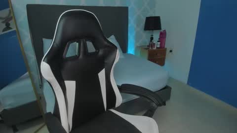 Shanel online show from December 20, 12:20 pm