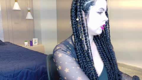 Shanell Moore online show from November 4, 11:59 am