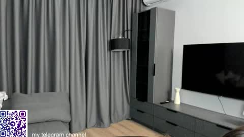 me name is Mia online show from January 5, 6:11 pm