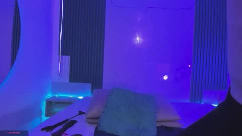 shantall bluuee online show from February 22, 12:11 am