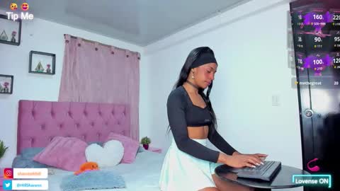 Snapshot of sharon_hill1 chatting on October 13, 10:34 pm Jessica       independent model  online show from October 13, 10:34 pm