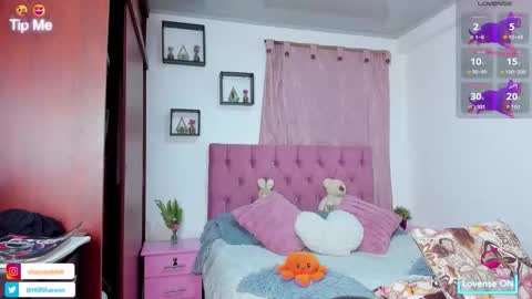 Snapshot of sharon_hill1 chatting on October 17, 10:13 pm Jessica       independent model  online show from October 17, 10:13 pm