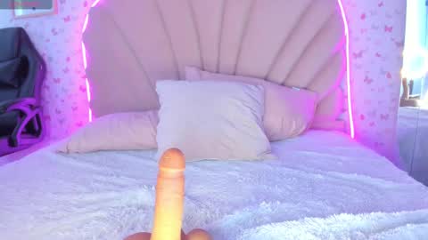 Sharon online show from February 20, 7:08 pm