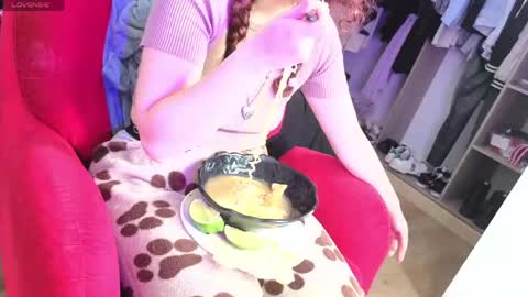 kitsune online show from April 18, 3:03 pm