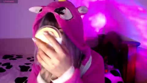 Snapshot of shayla_bbs chatting on October 12, 4:37 am Shayla 3 online show from October 12, 4:37 am