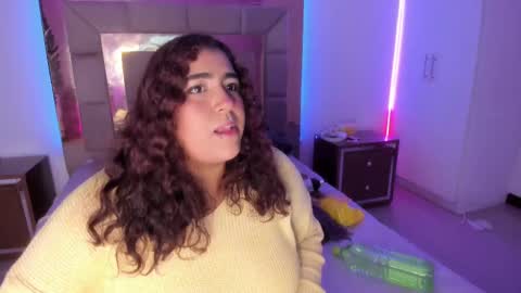 Heidy  online show from March 11, 2:42 am