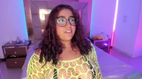 Heidy  online show from February 25, 2:03 am