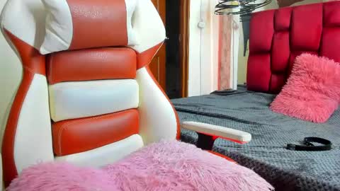 Snapshot of sheilly_brown chatting on October 21, 7:07 pm sheilly_brown online show from October 21, 7:07 pm