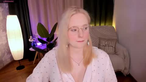 Hello guys my name is Aemilia online show from February 16, 8:54 am