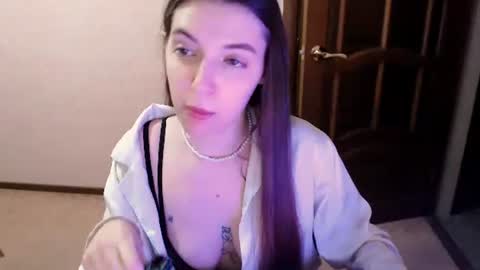 shiraha___rafieru online show from April 23, 10:01 pm