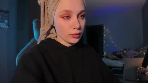 Snapshot of shorty_di chatting on January 21, 6:22 am Diana online show from January 21, 6:22 am