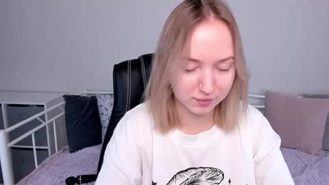 Anna online show from March 3, 5:47 am