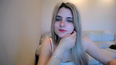 shy_sabrina_ online show from May 5, 2:31 pm