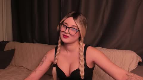Mary online show from October 19, 7:27 pm