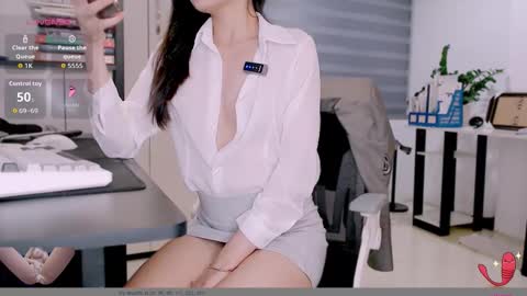 Shyn online show from October 22, 4:23 pm