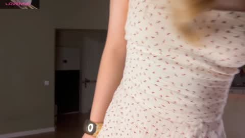 Snapshot of shyrubate chatting on February 4, 5:21 am Aurora online show from February 4, 5:21 am