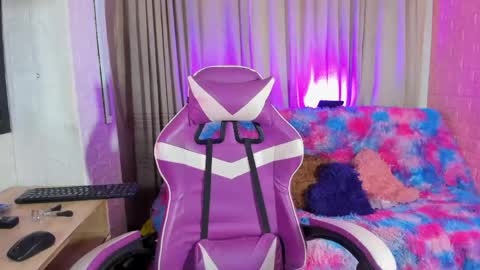 sienna_lux01 online show from June 4, 4:06 am