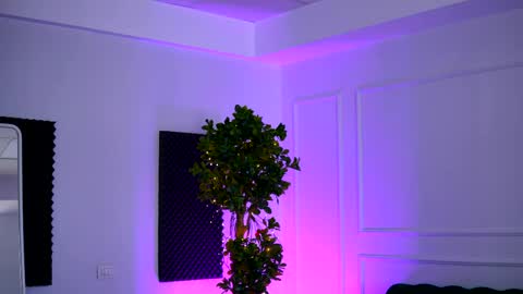 Sienna online show from April 5, 10:14 am