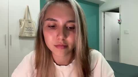 You fav Miss Si online show from March 19, 11:14 am