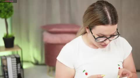 Silk Alena online show from August 3, 7:41 pm