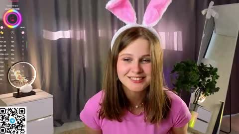 Alice online show from May 24, 2:49 pm