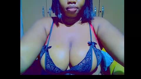 Snapshot of silky_caramel chatting on October 23, 9:48 am Caramel online show from October 23, 9:48 am