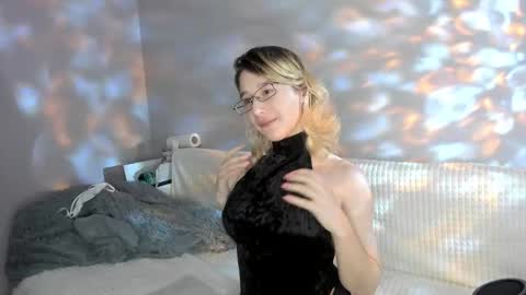 Kate online show from February 10, 6:44 pm