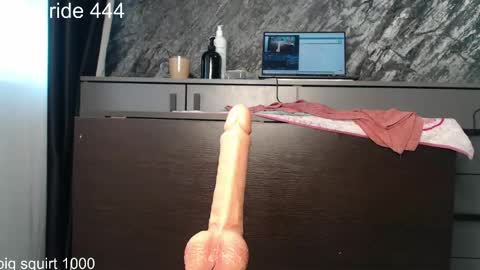 regina online show from April 13, 7:53 am