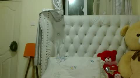 simply_eve1 online show from March 1, 11:26 pm