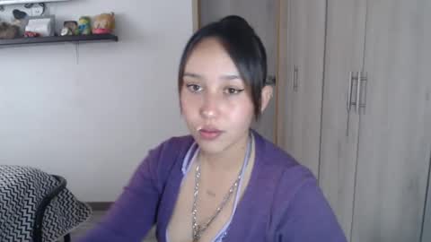 Snapshot of skarlet_adams chatting on January 8, 7:24 pm Alice online show from January 8, 7:24 pm