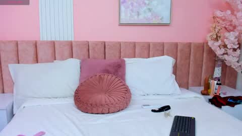 skarletkiss_ online show from April 20, 6:44 pm